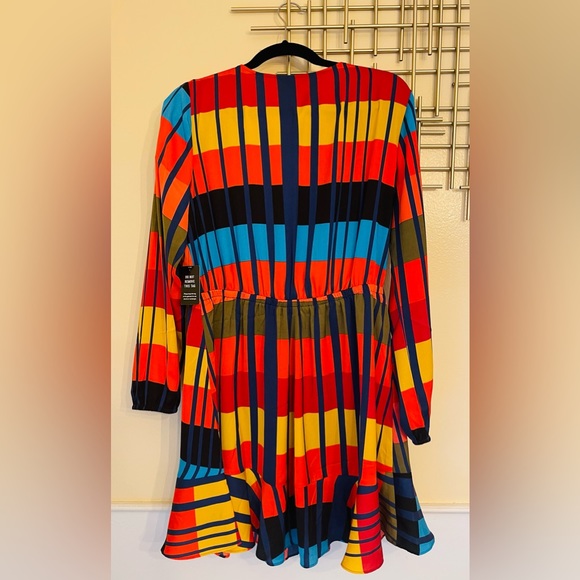 Express V-neck multi color, ruffle, long sleeve dress. - Picture 5 of 7